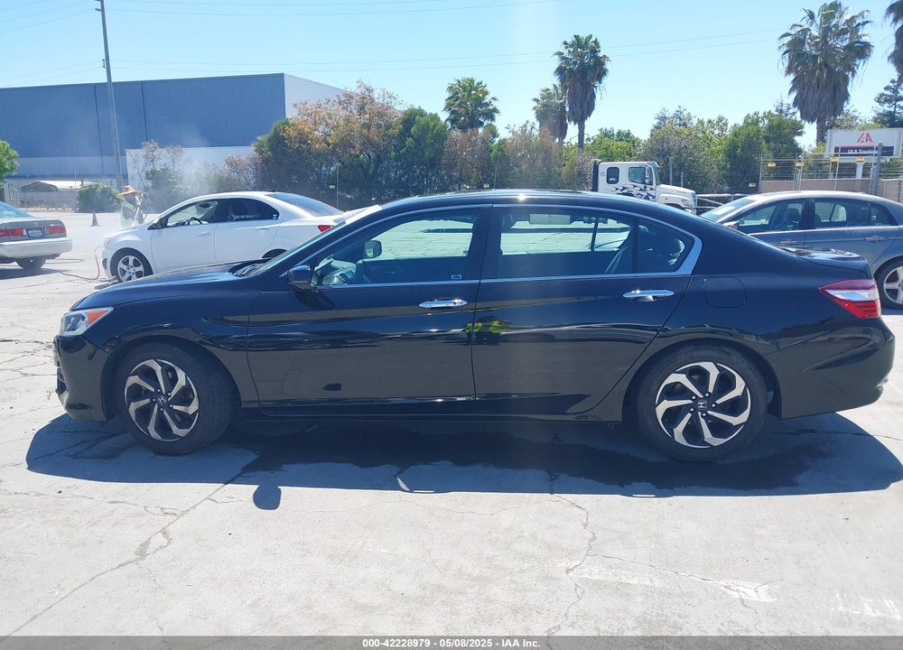 2017 HONDA ACCORD EX VIN: 1HGCR2F00HA136464
