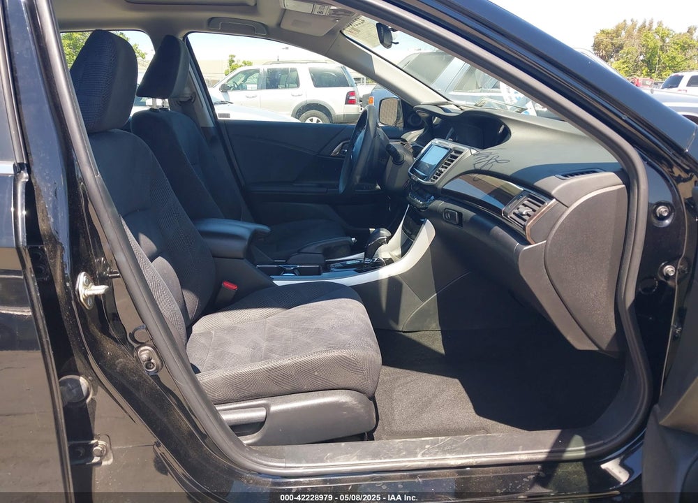 2017 HONDA ACCORD EX VIN: 1HGCR2F00HA136464