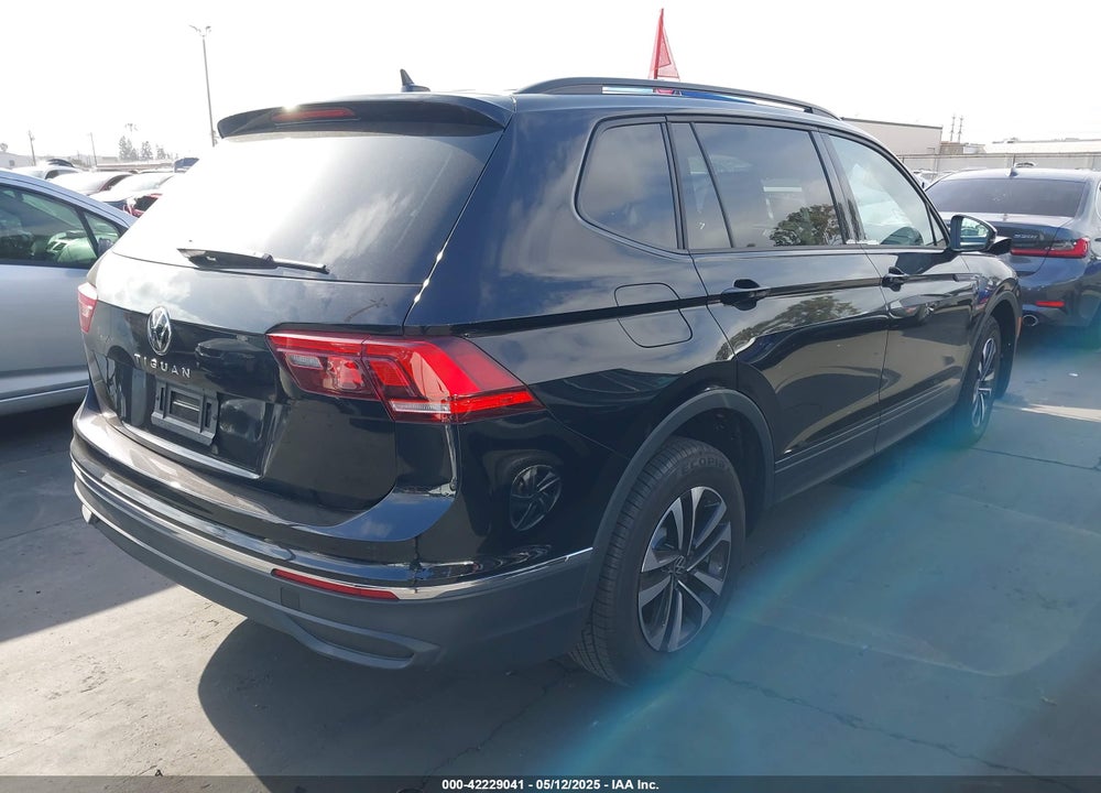 2024 VOLKSWAGEN TIGUAN VIN: 3VVRB7AX7RM206806