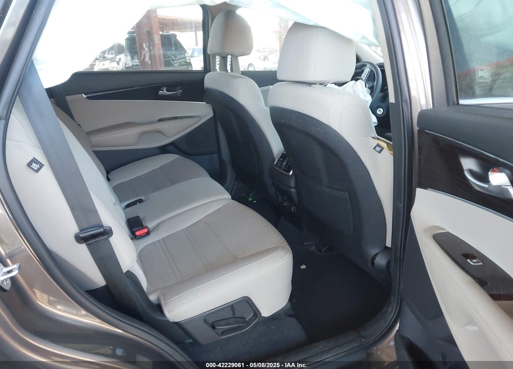 2019 KIA SORENTO 2.4L LX VIN: 5XYPGDA33KG443945