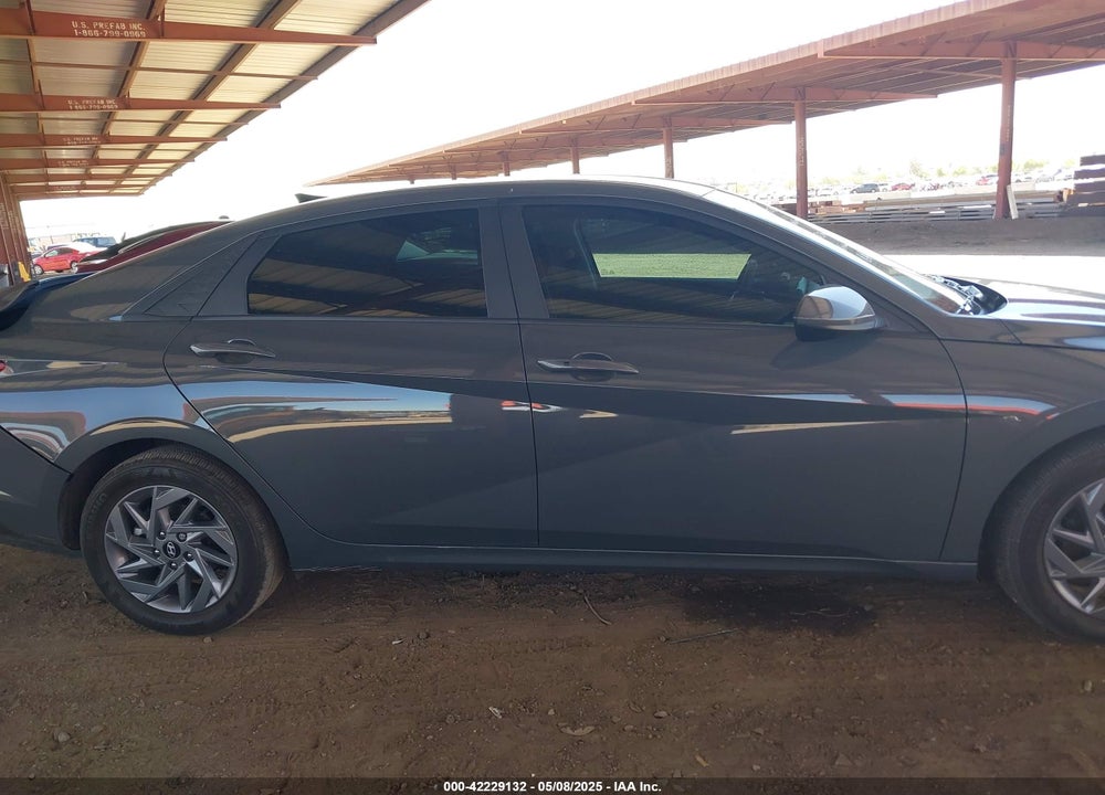 2024 HYUNDAI ELANTRA HYBRID VIN: KMHLM4DJ2RU095514