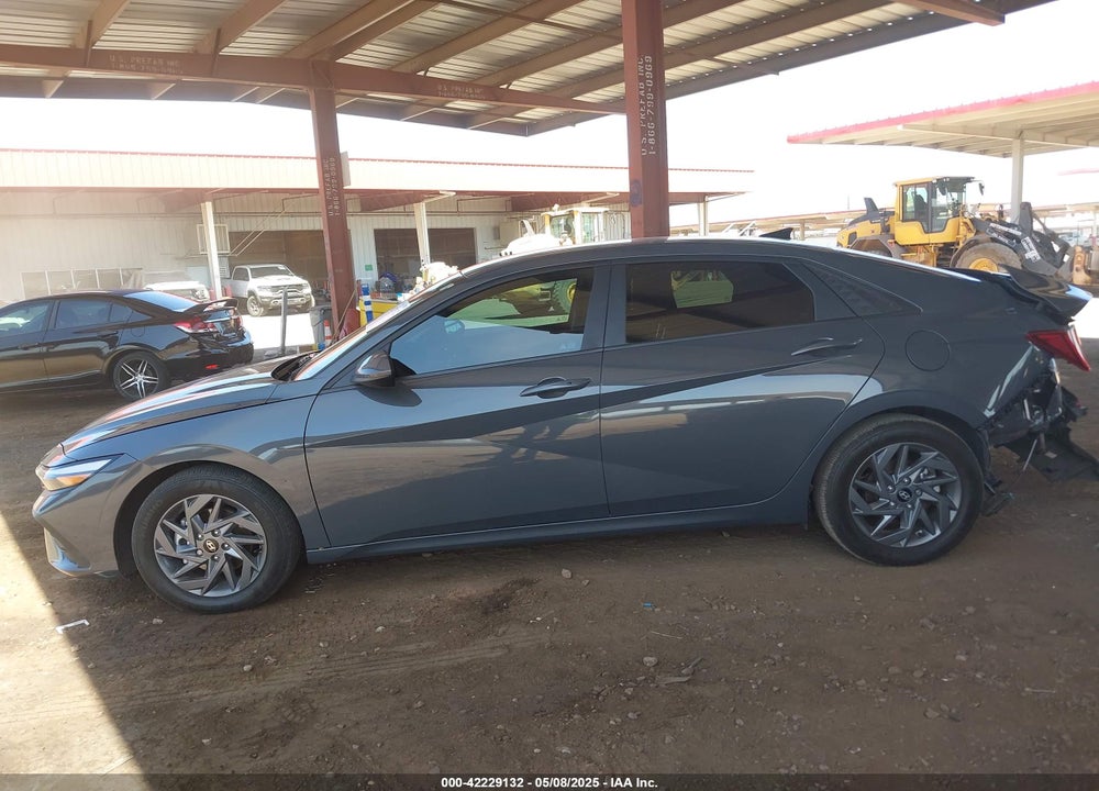 2024 HYUNDAI ELANTRA HYBRID VIN: KMHLM4DJ2RU095514