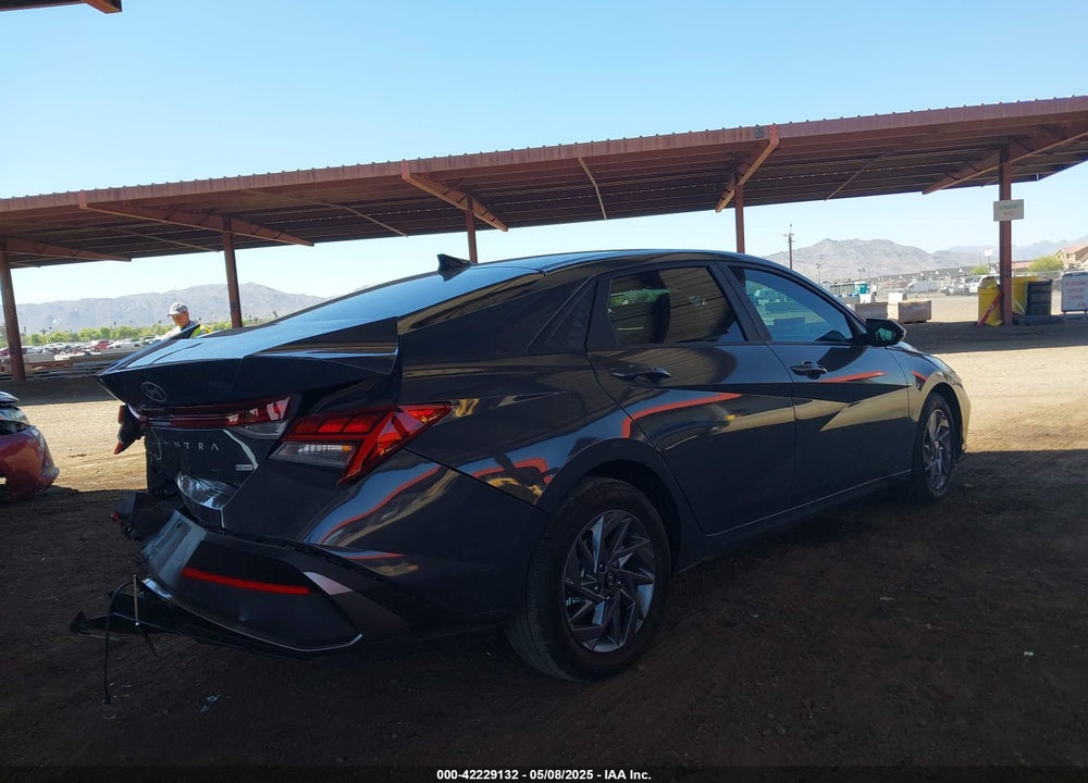 2024 HYUNDAI ELANTRA HYBRID VIN: KMHLM4DJ2RU095514