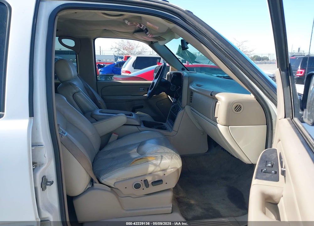 2004 CHEVROLET TAHOE LT VIN: 1GNEC13T04R322784