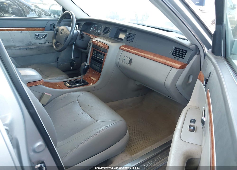 2004 KIA AMANTI VIN: KNALD124X45033763