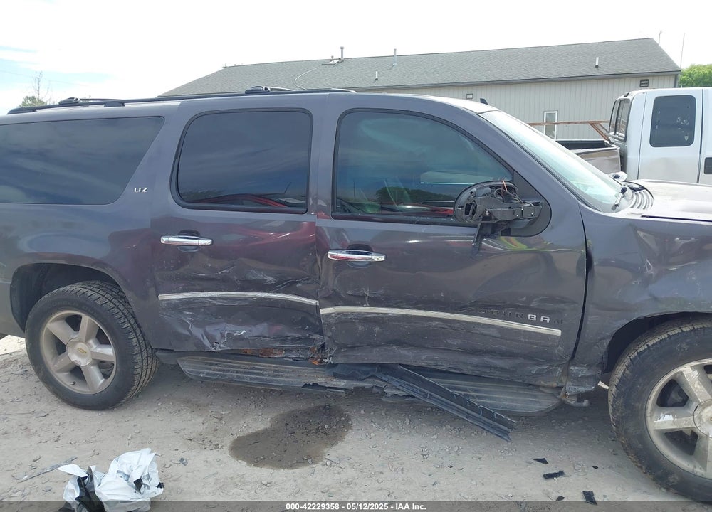 2010 CHEVROLET SUBURBAN 1500 VIN: 1GNUKKE33AR287266