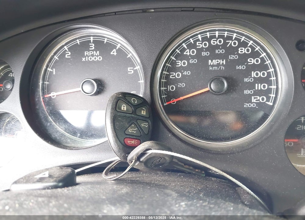 2010 CHEVROLET SUBURBAN 1500 VIN: 1GNUKKE33AR287266