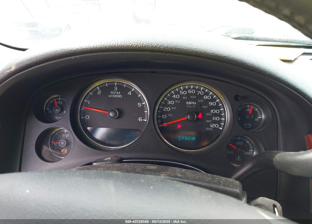 2010 CHEVROLET SUBURBAN 1500 VIN: 1GNUKKE33AR287266