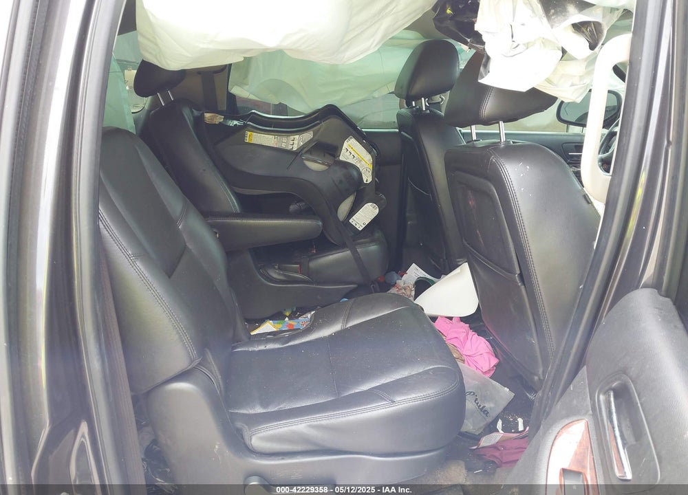 2010 CHEVROLET SUBURBAN 1500 VIN: 1GNUKKE33AR287266