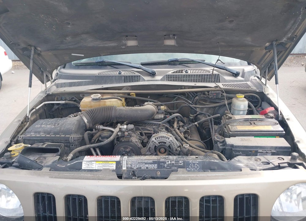 2005 JEEP LIBERTY RENEGADE VIN: 1J4GL38K35W704656