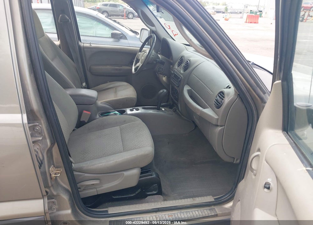 2005 JEEP LIBERTY RENEGADE VIN: 1J4GL38K35W704656