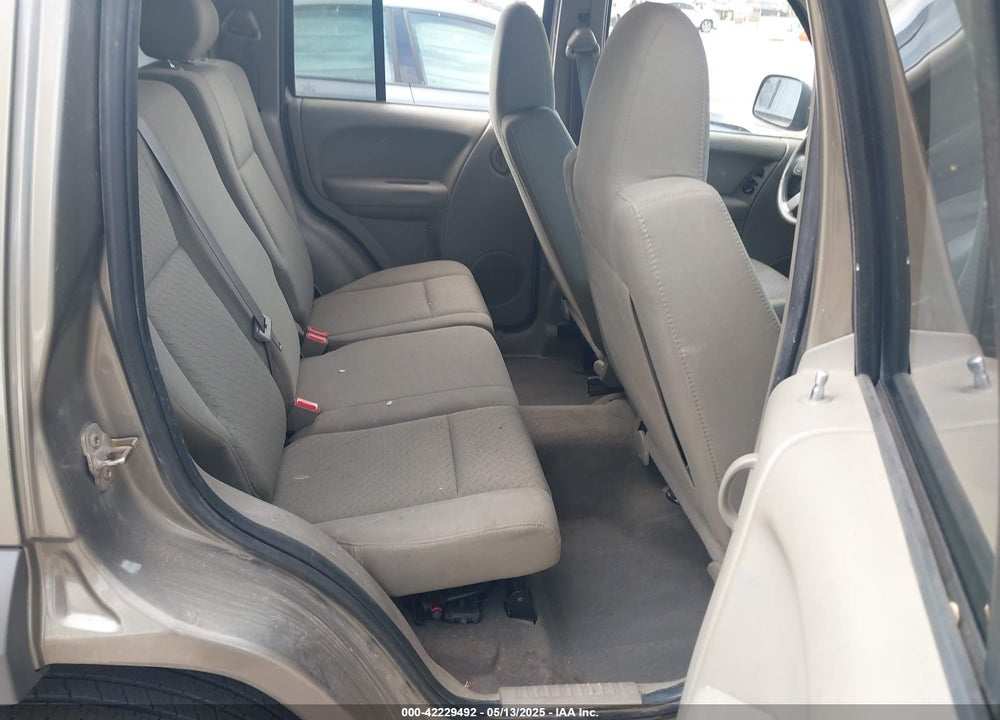 2005 JEEP LIBERTY RENEGADE VIN: 1J4GL38K35W704656