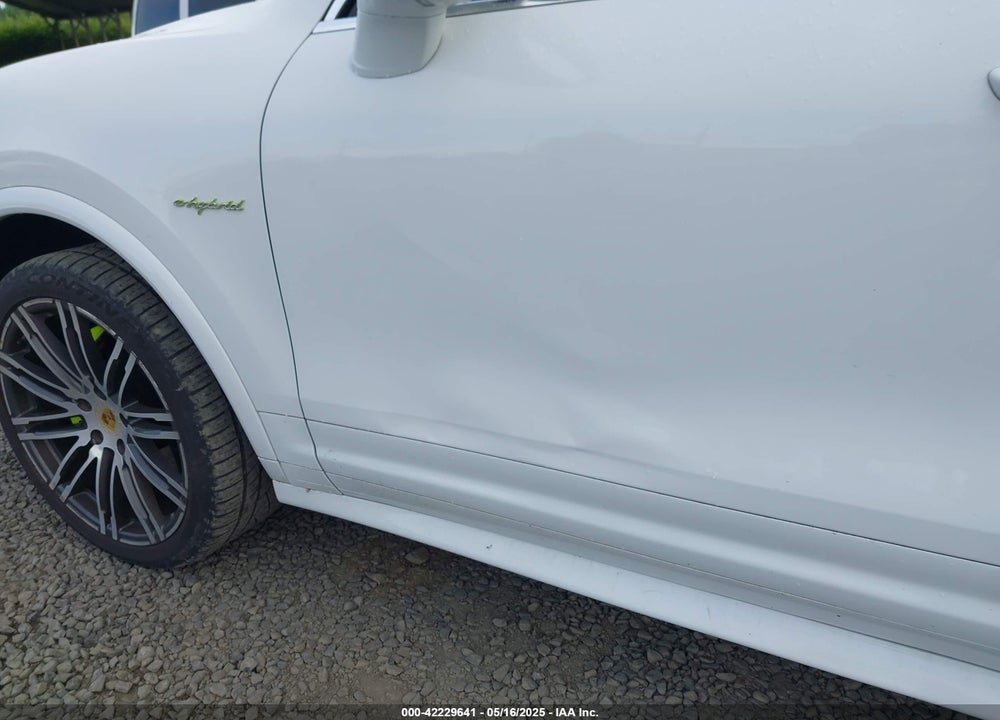 2016 PORSCHE CAYENNE VIN: WP1AE2A22GLA17486
