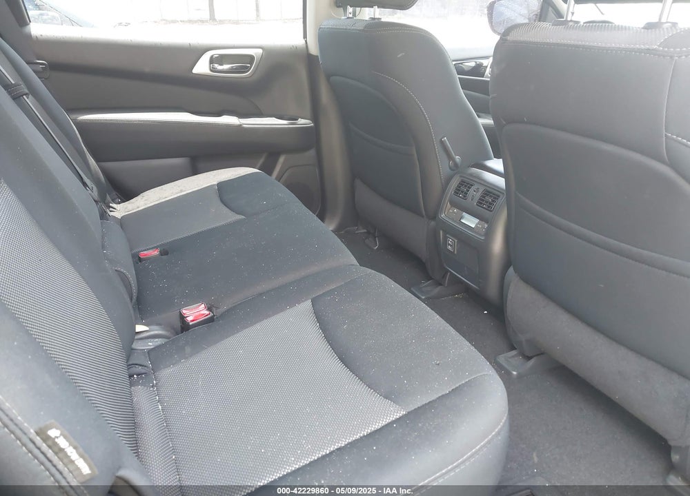 2018 NISSAN PATHFINDER VIN: 5N1DR2MN9JC625470