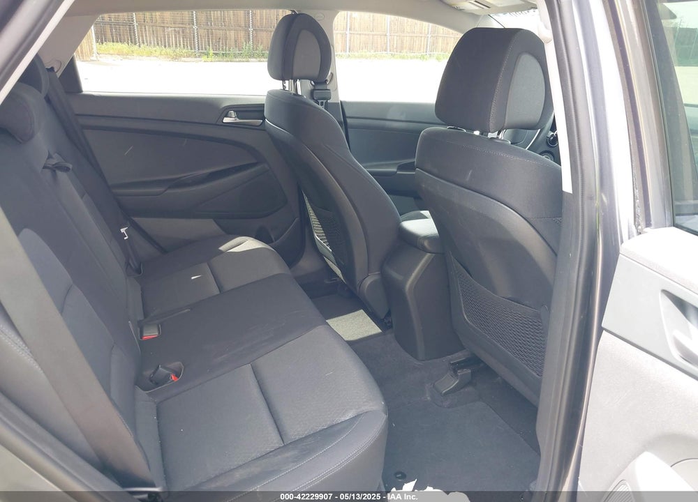 2018 HYUNDAI TUCSON VIN: KM8J2CA40JU674267