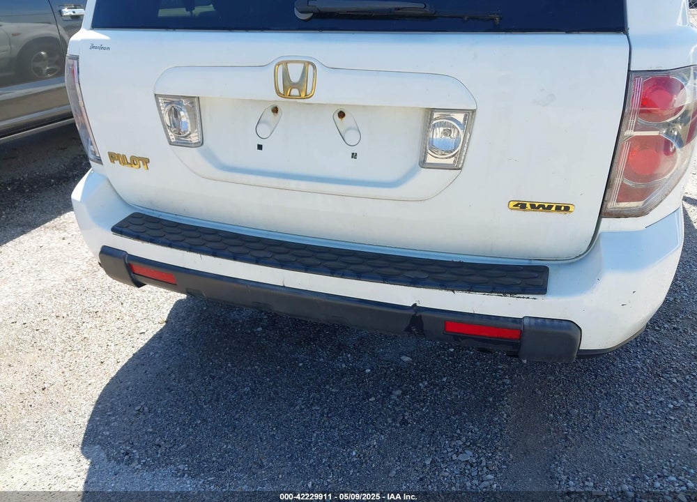 2007 HONDA PILOT VIN: 5FNYF18417B010160