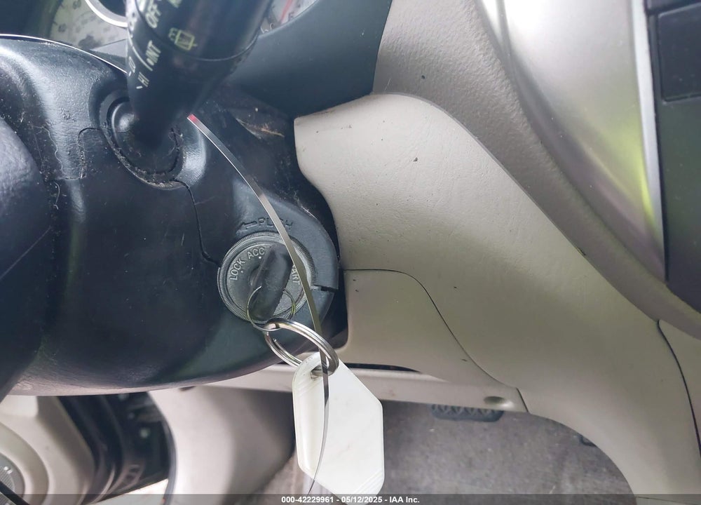 2005 TOYOTA RAV4 VIN: JTEHD20V550073348