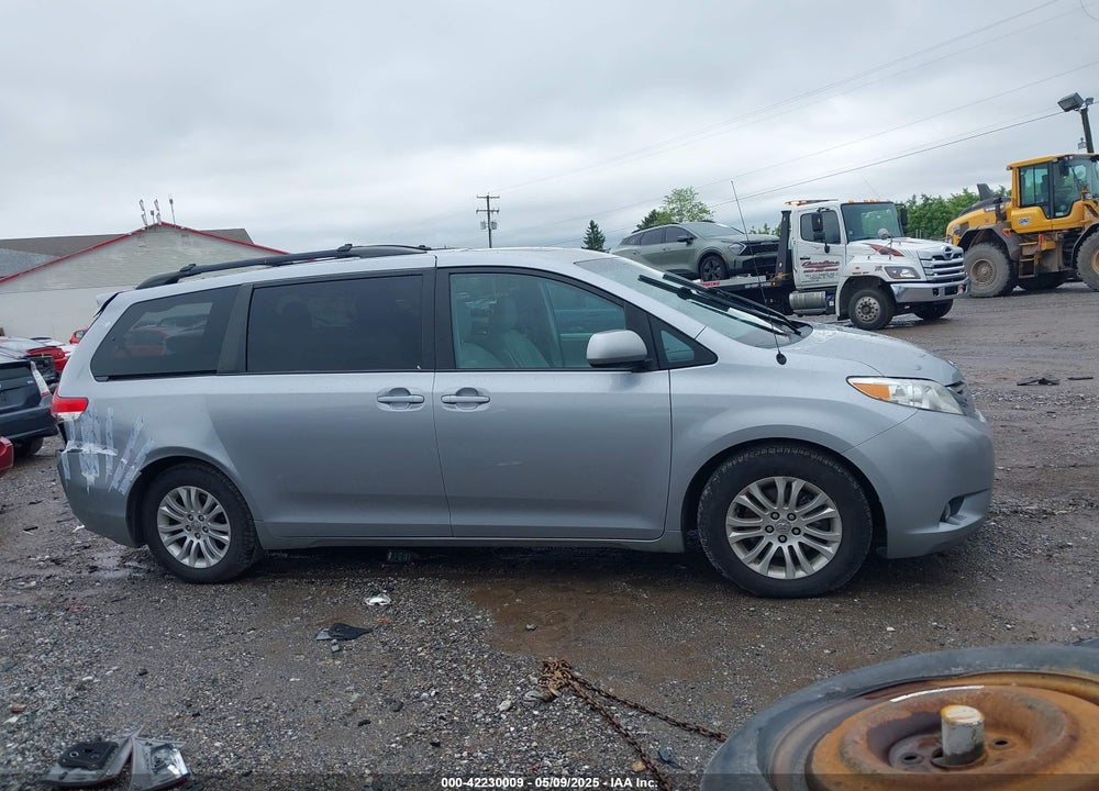 2012 TOYOTA SIENNA XLE V6 8 PASSENGER VIN: 5TDYK3DC2CS205856