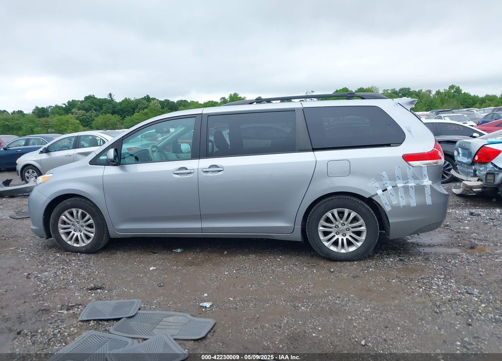 2012 TOYOTA SIENNA XLE V6 8 PASSENGER VIN: 5TDYK3DC2CS205856