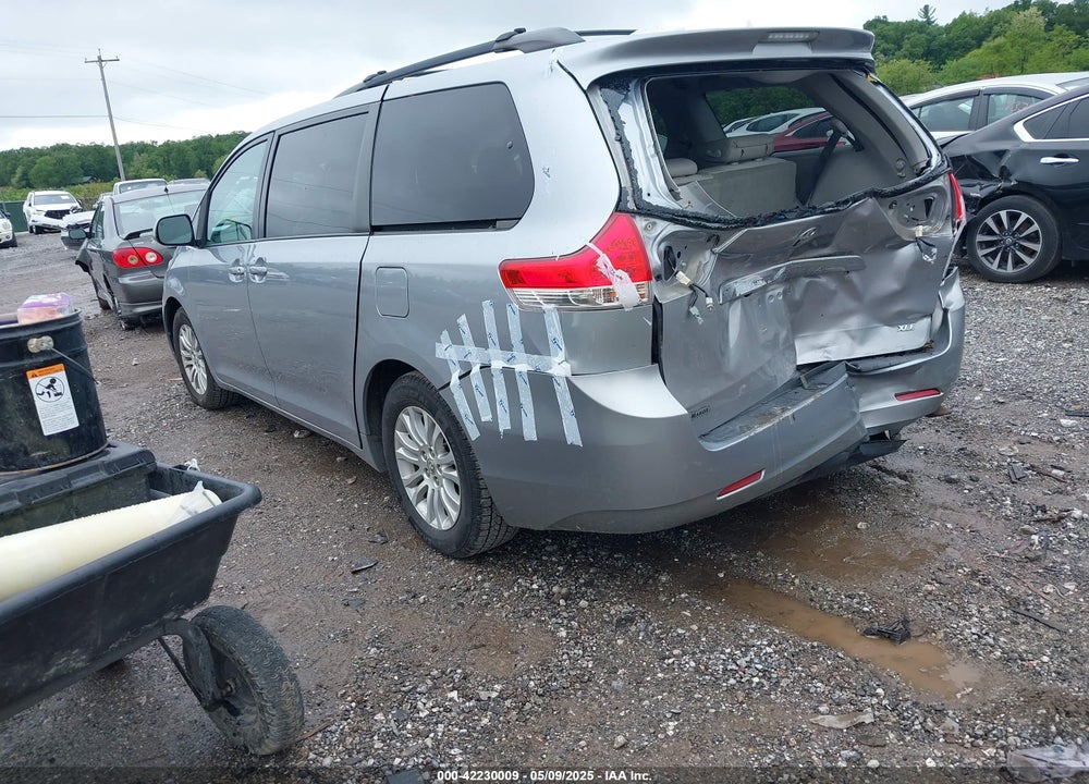 2012 TOYOTA SIENNA XLE V6 8 PASSENGER VIN: 5TDYK3DC2CS205856