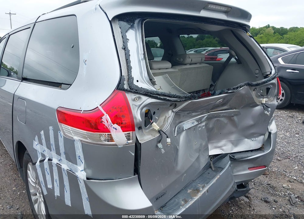 2012 TOYOTA SIENNA XLE V6 8 PASSENGER VIN: 5TDYK3DC2CS205856
