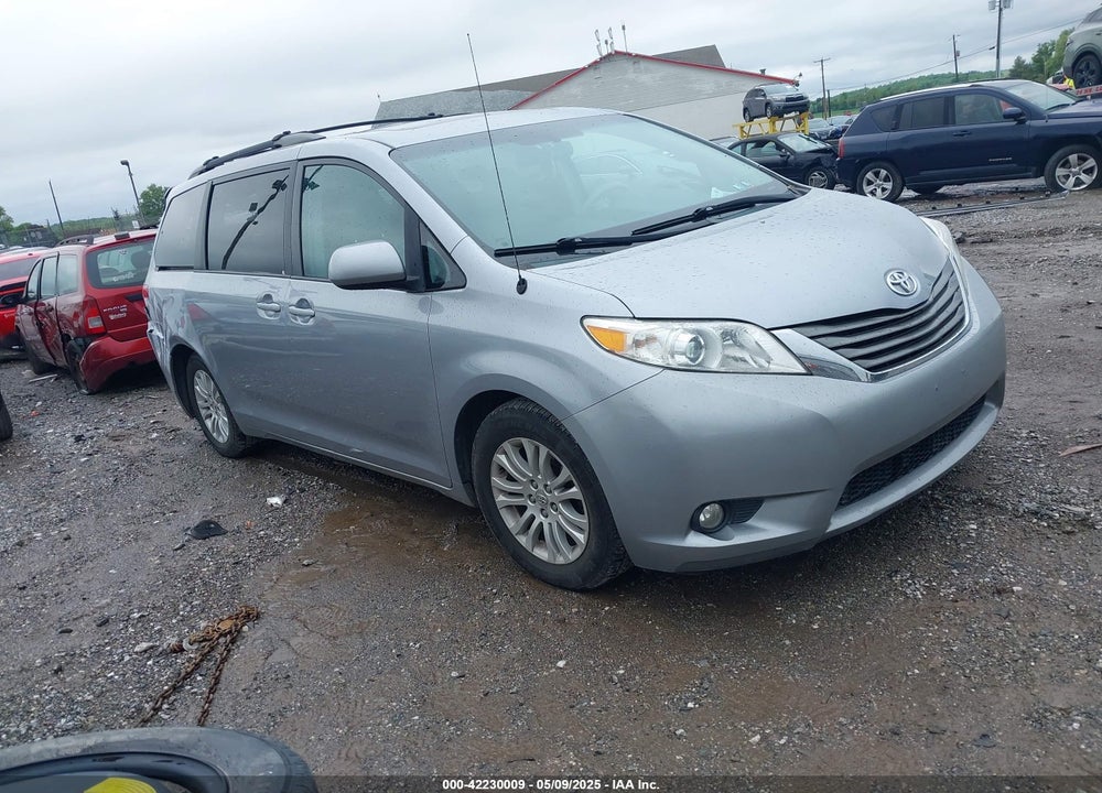 2012 TOYOTA SIENNA XLE V6 8 PASSENGER VIN: 5TDYK3DC2CS205856
