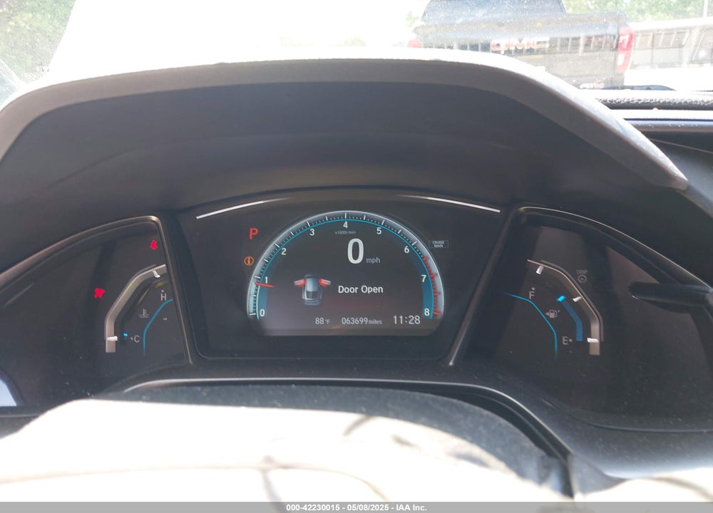 2018 HONDA CIVIC VIN: SHHFK7H52JU415917