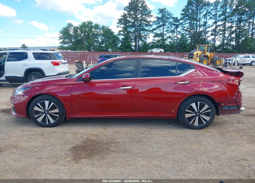 2021 NISSAN ALTIMA SV FWD VIN: 1N4BL4DV1MN379036