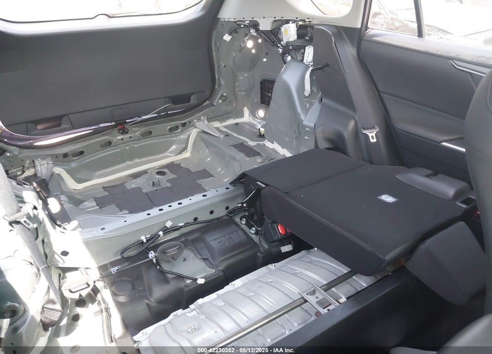 2024 TOYOTA RAV4 HYBRID VIN: JTMRWRFVXRJ058637