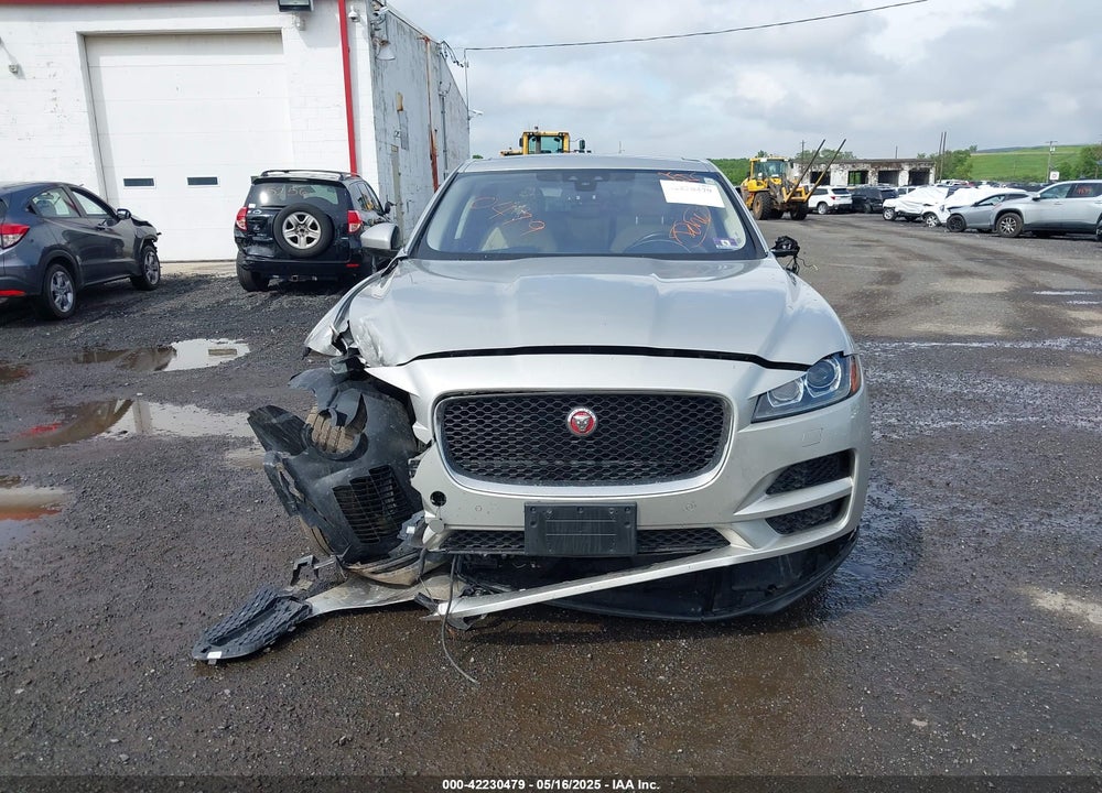 2017 JAGUAR F-PACE VIN: SADCJ2BV6HA881652