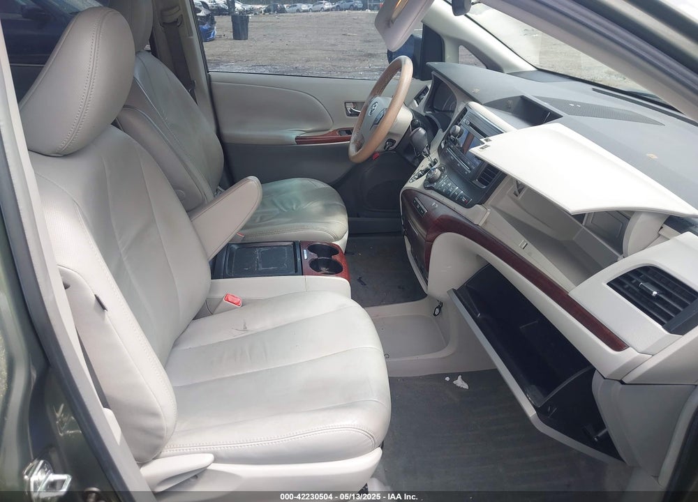 2011 TOYOTA SIENNA VIN: 5TDYK3DC7BS123412