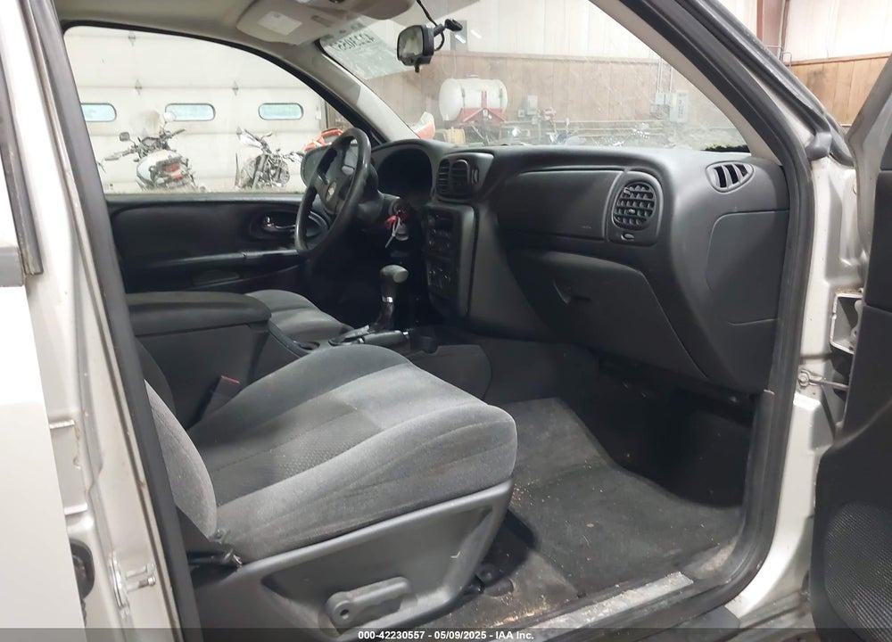 2008 CHEVROLET TRAILBLAZER LT VIN: 1GNDT13S782128190