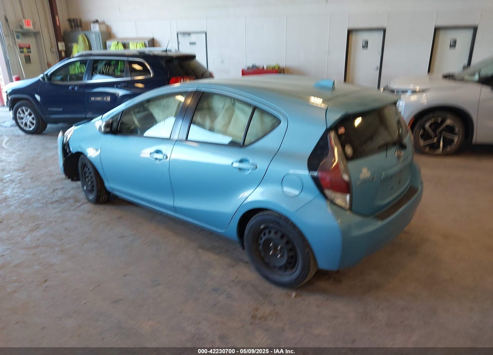 2015 TOYOTA PRIUS C VIN: JTDKDTB33F1089782