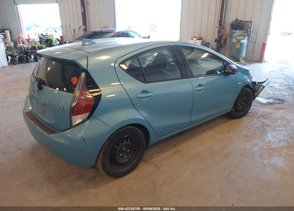 2015 TOYOTA PRIUS C VIN: JTDKDTB33F1089782