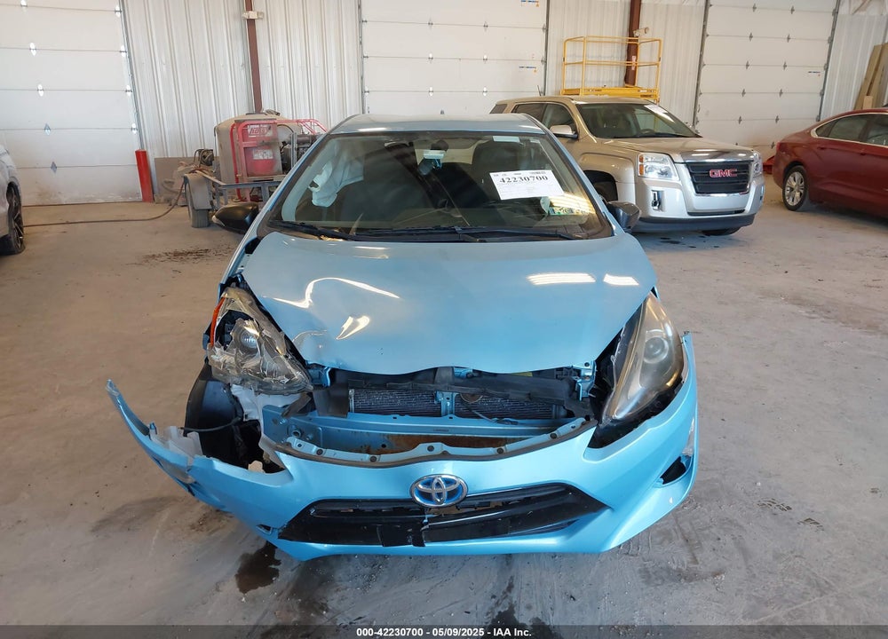 2015 TOYOTA PRIUS C VIN: JTDKDTB33F1089782
