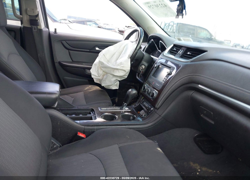 2017 CHEVROLET TRAVERSE VIN: 1GNKVHKDXHJ112181