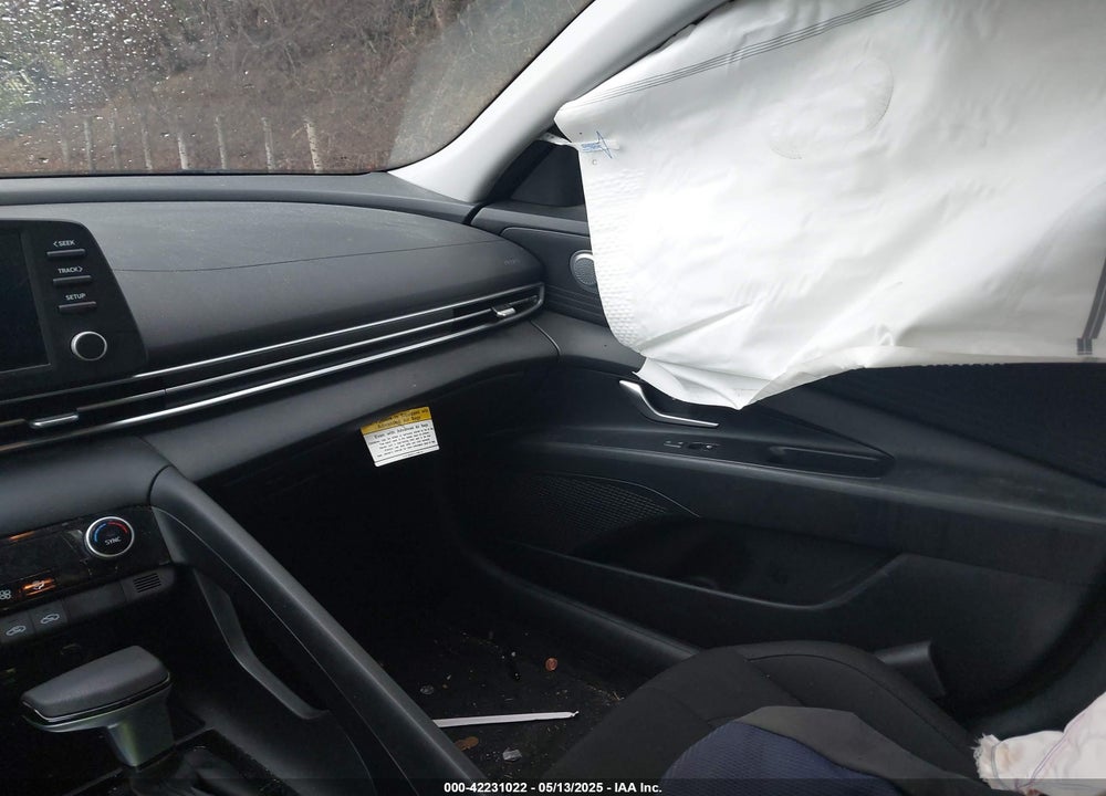 2021 HYUNDAI ELANTRA VIN: KMHLM4AG8MU210358