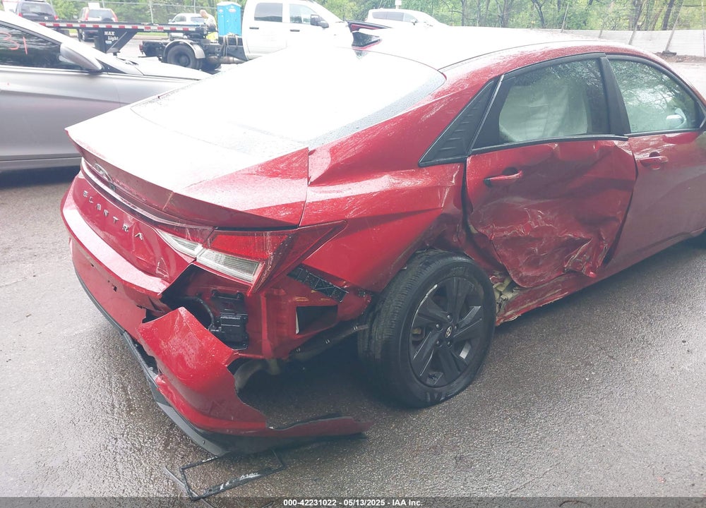 2021 HYUNDAI ELANTRA VIN: KMHLM4AG8MU210358