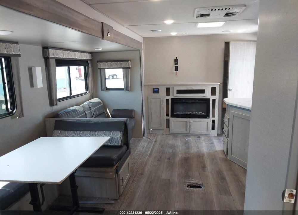 2022 COACHMEN R CATALINA L VIN: 5ZT2CAXB0NX023577