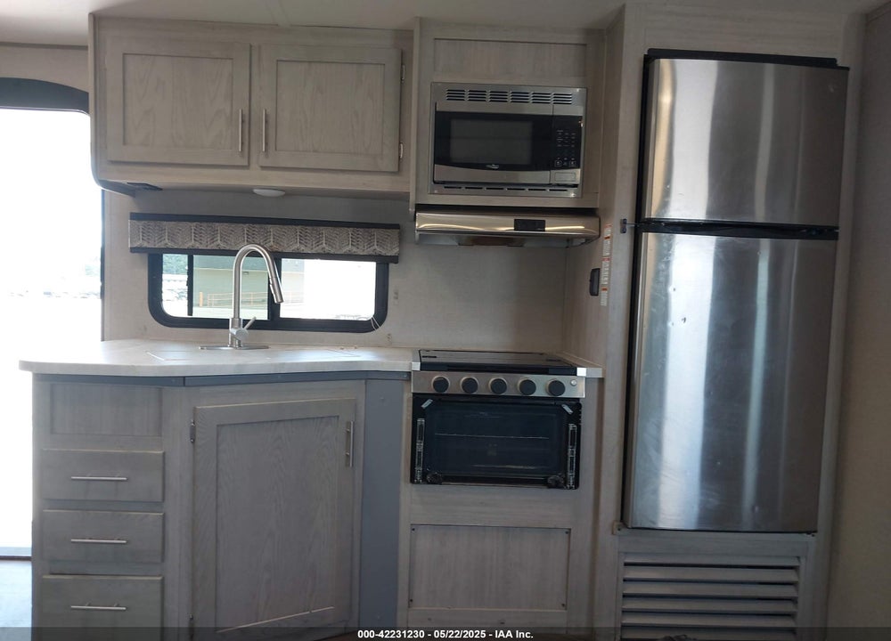 2022 COACHMEN R CATALINA L VIN: 5ZT2CAXB0NX023577
