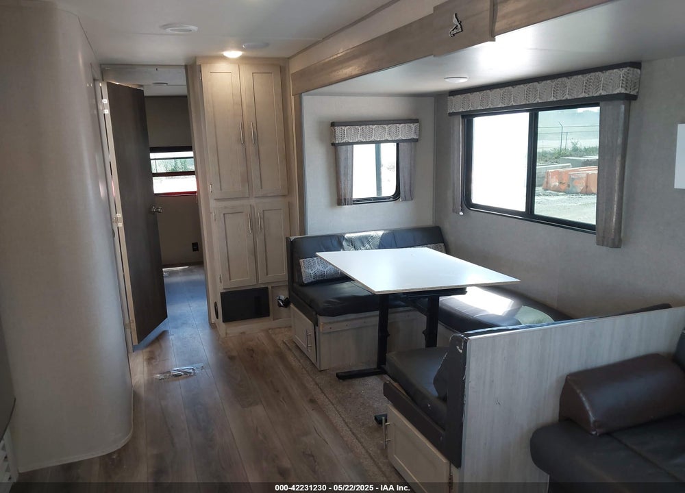 2022 COACHMEN R CATALINA L VIN: 5ZT2CAXB0NX023577