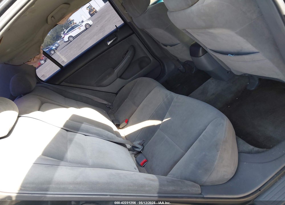 2005 HONDA ACCORD 2.4 EX VIN: 1HGCM55735A117613