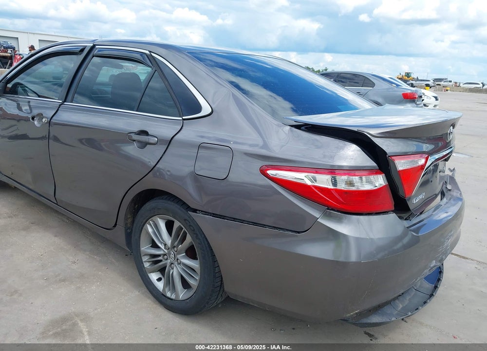 2015 TOYOTA CAMRY SE VIN: 4T1BF1FK8FU114881