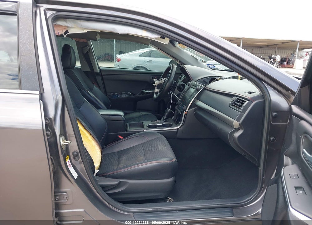 2015 TOYOTA CAMRY SE VIN: 4T1BF1FK8FU114881