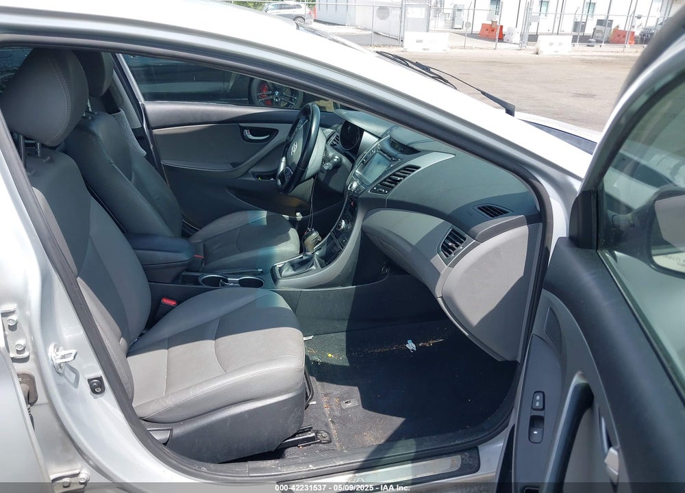 2015 HYUNDAI ELANTRA VIN: KMHDH4AE3FU357147