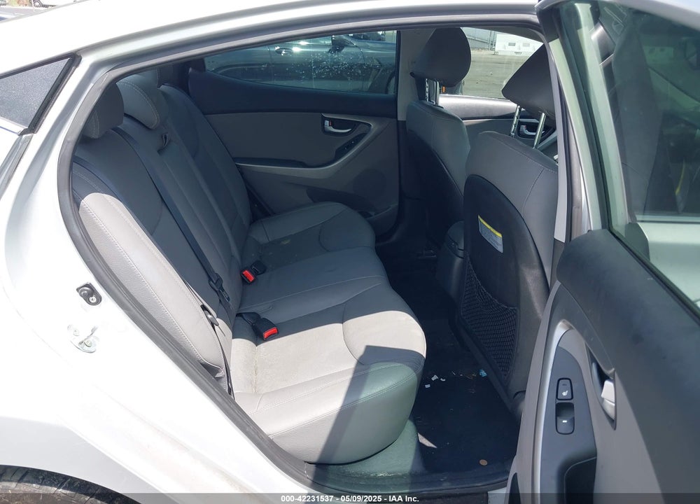 2015 HYUNDAI ELANTRA VIN: KMHDH4AE3FU357147