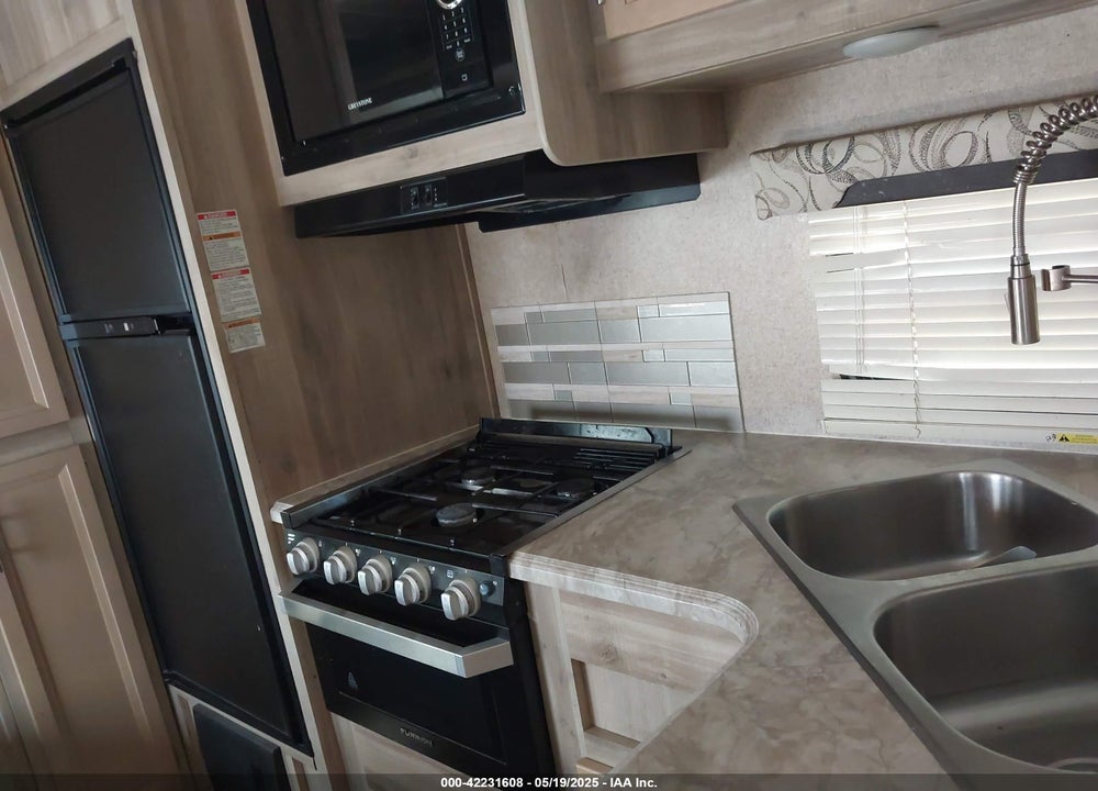 2019 COACHMEN CATALINA VIN: 5ZT2CAWB8KX015482