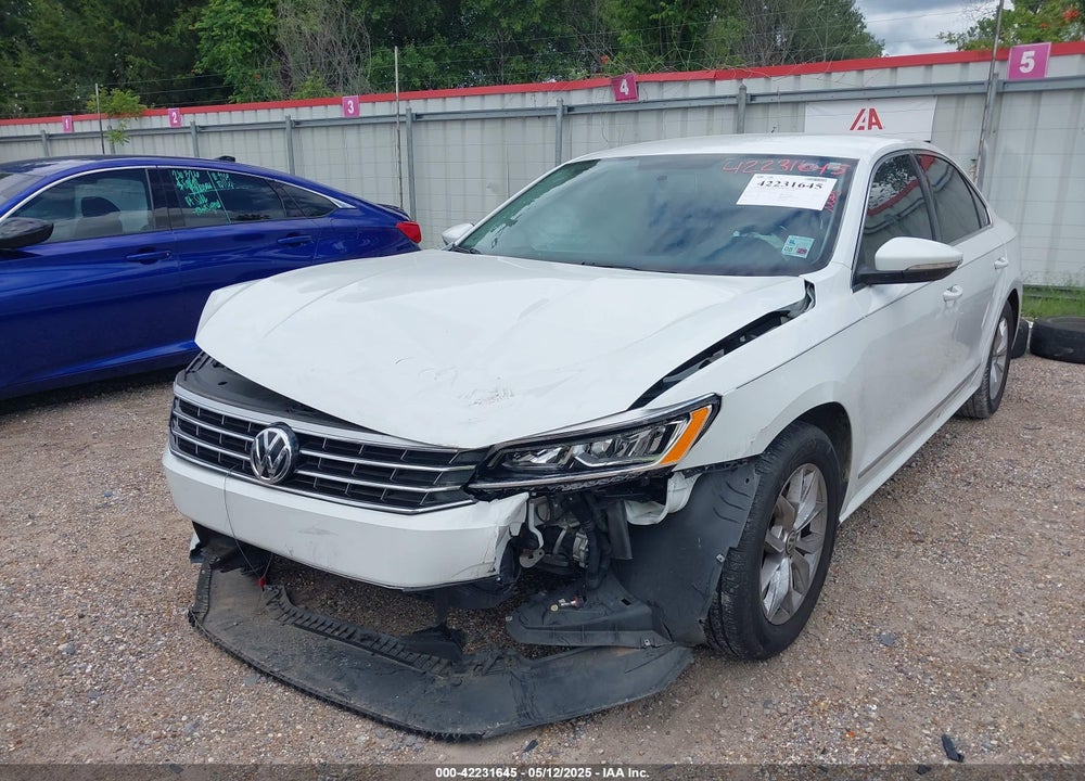 2016 VOLKSWAGEN PASSAT VIN: 1VWAT7A32GC031172