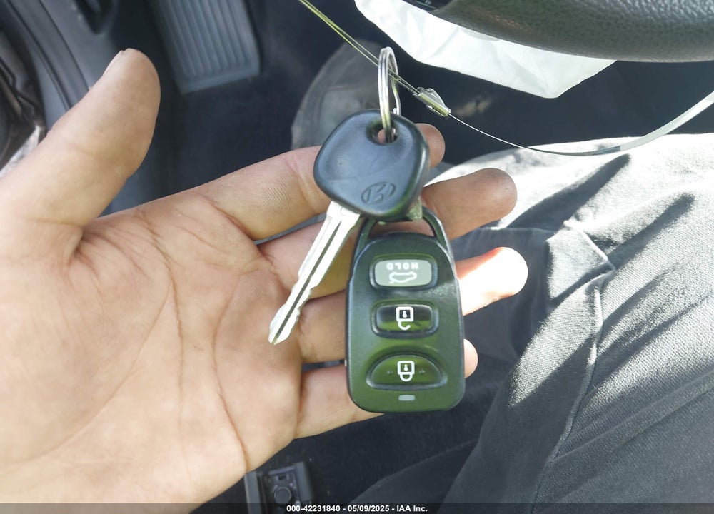 2019 HYUNDAI ELANTRA VIN: 5NPD74LF9KH410290