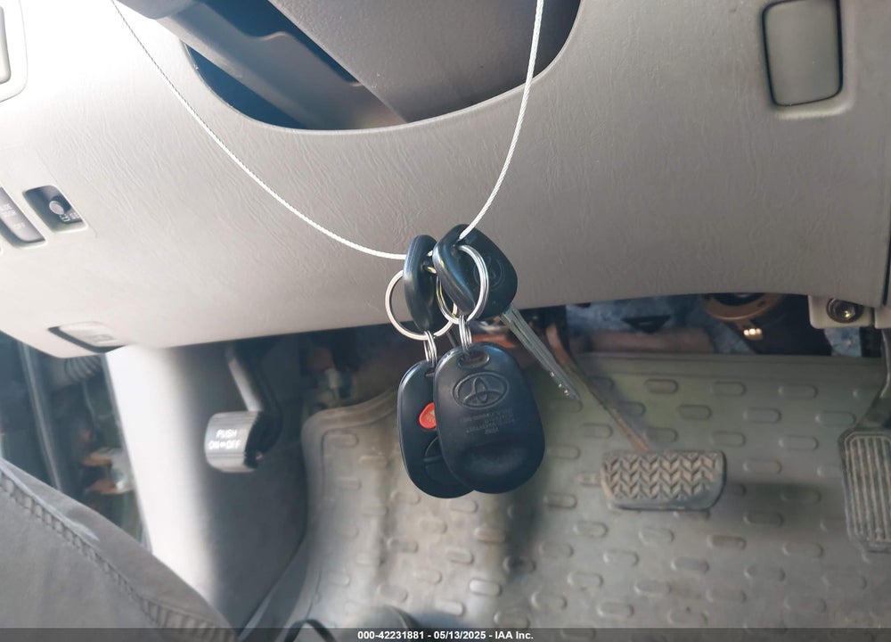 2005 TOYOTA SIENNA LE VIN: 5TDBA23CX5S043952